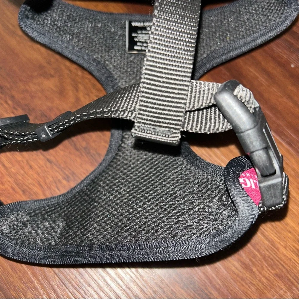 True Religion Medium Dog Harness Pink Spell Out Logo NEW